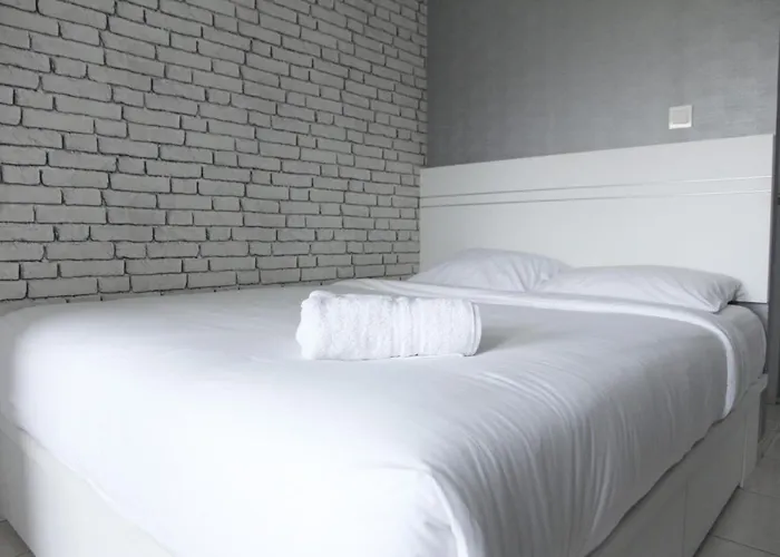 Modern And Comfortable Studio Apartment Springlake Summarecon Near Summarecon By Travelio