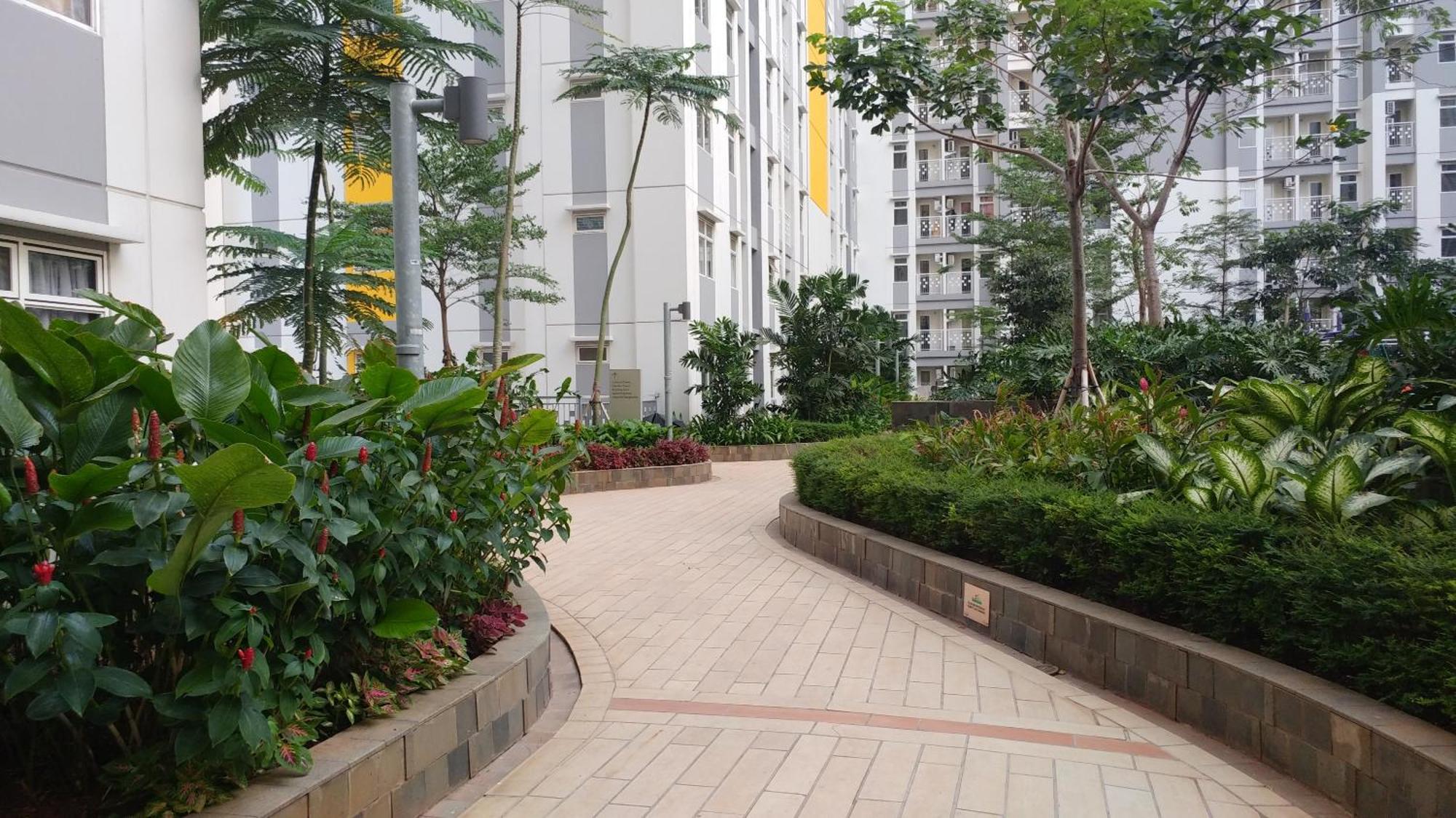 Modern And Comfortable Springlake Summarecon Near Summarecon By Travelio Apartemen
