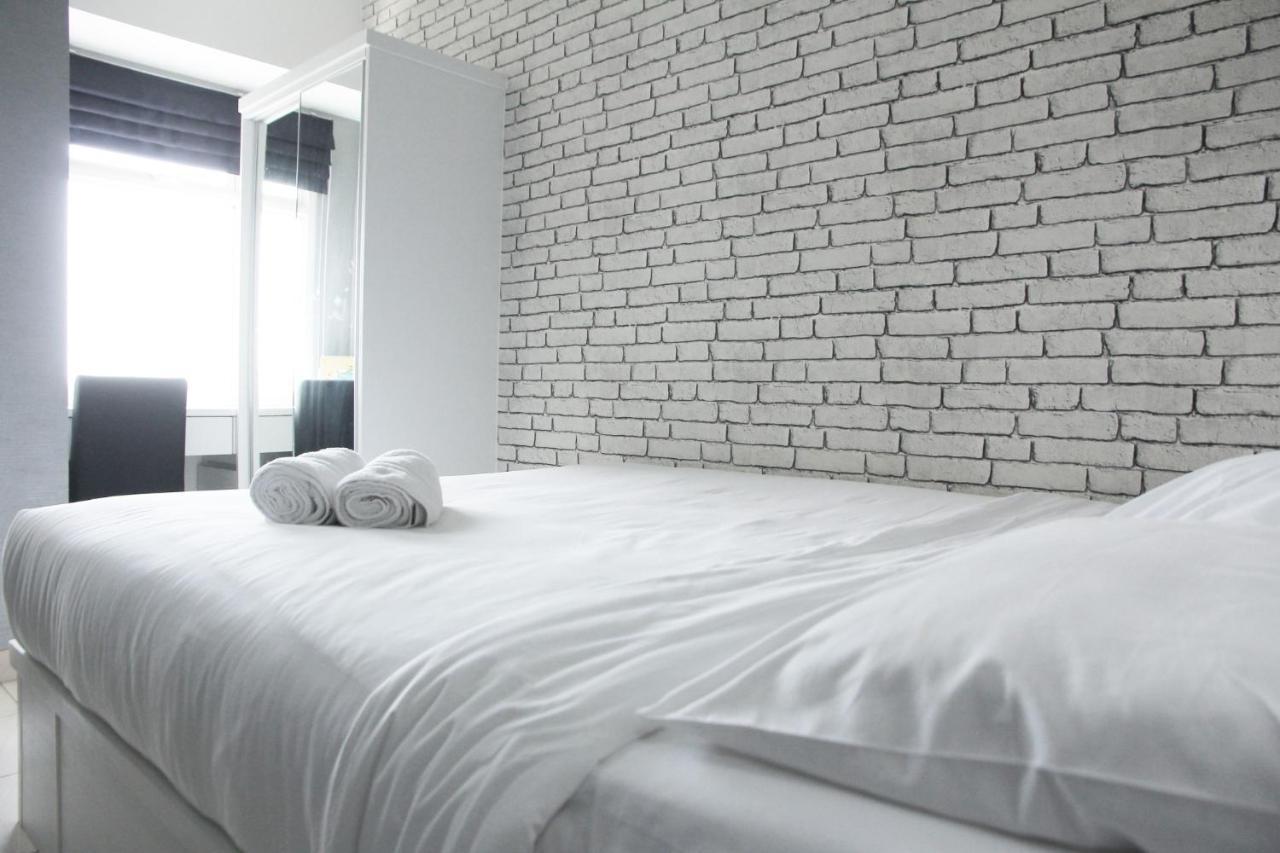 Apartemen Modern And Comfortable Springlake Summarecon Near Summarecon By Travelio Bekasi