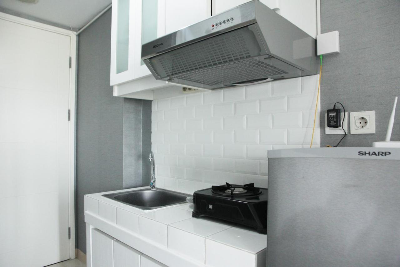 Modern And Comfortable Springlake Summarecon Near Summarecon By Travelio Apartemen