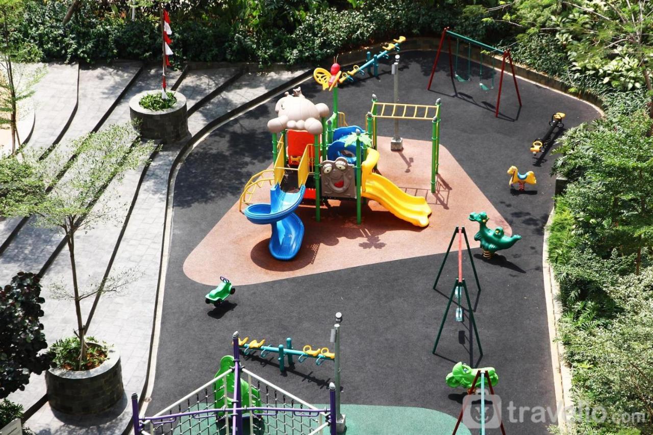 Apartemen Modern And Comfortable Springlake Summarecon Near Summarecon By Travelio *